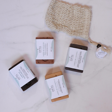 Cargar imagen en el visor de la galería, Kit de Regalo 4 Jabones y Bolsa Sisal